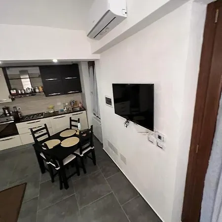 Free Parkingappartamento Angolo Di Relax!!! * リボリ